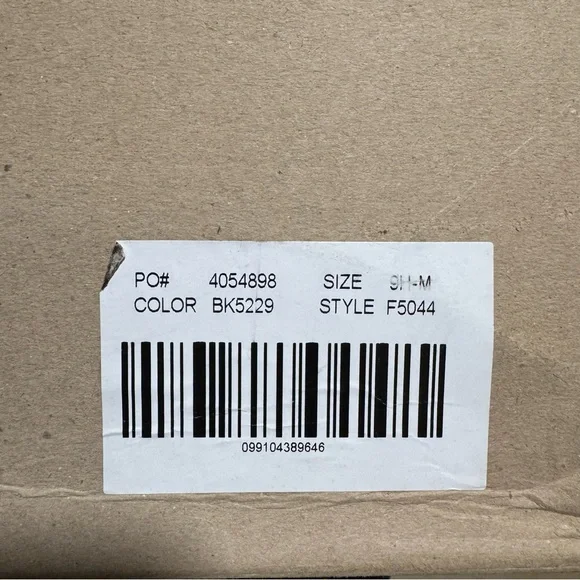 Madewell The Billie Boot in Leather - True Black - Picture 11 of 11